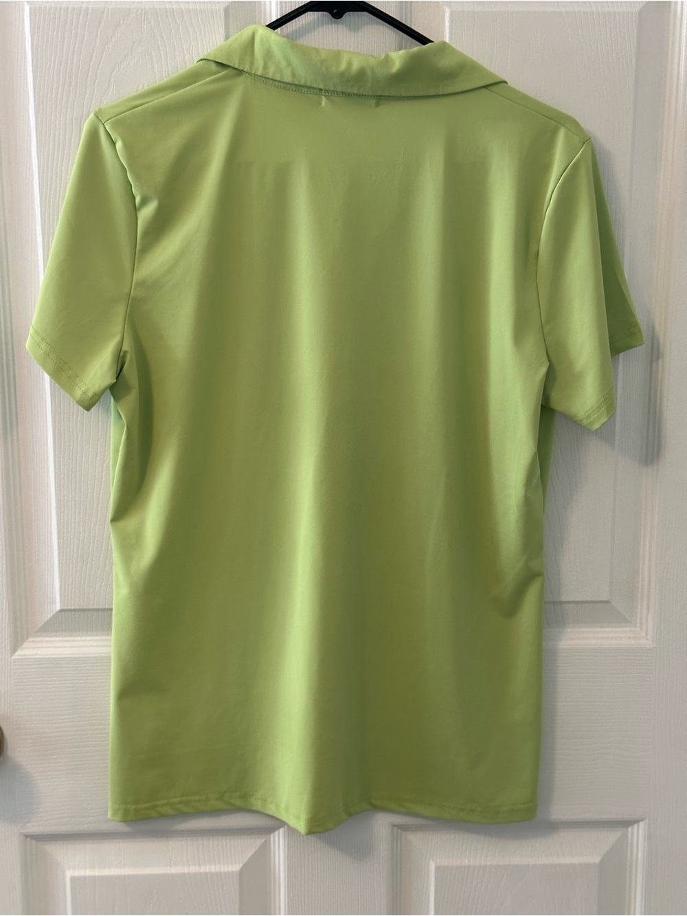 VidusouLight Green Relaxed Collared V-Neck Women's Top - Picture 3 of 3